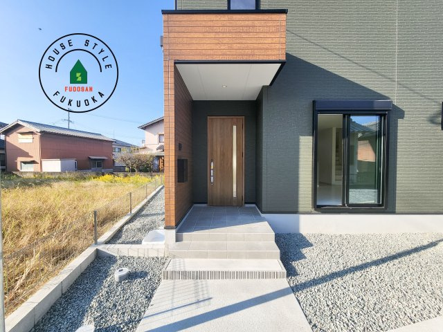 福岡市西区太郎丸2丁目第2-1棟（1号棟）の玄関|おでかけの時も帰った時も、「我が家」を最初に感じでもらえる素敵な空間に。