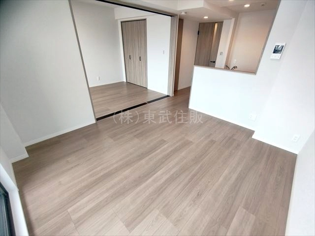 【居間・リビング】 | ベルポート朝霞弐番館 | 日当たりの良いリビングダイニングです