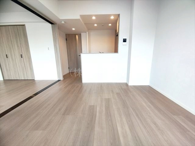 【居間・リビング】 | ベルポート朝霞弐番館 | ご家族が集まるリビングは10.9帖の広さです