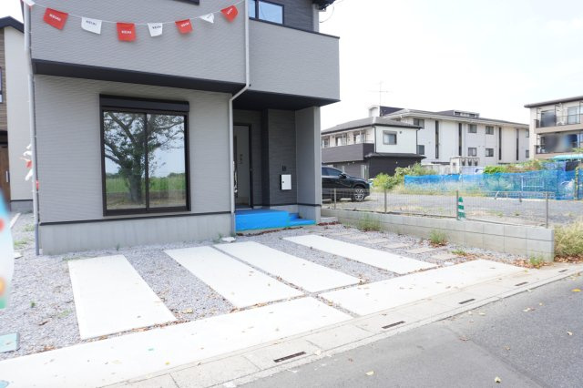 越谷市花田4丁目 新築分譲住宅 全2棟 2号棟の駐車場