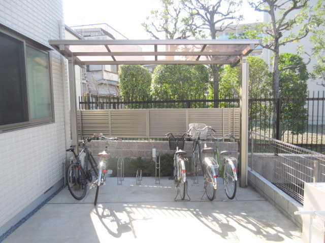 ルーチェ綾瀬Ｂのその他共用部分|★屋根付き駐輪場★