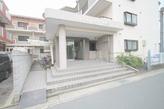 エミール東野のエントランス