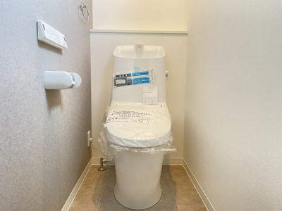 【トイレ】 | 【新築分譲住宅】天童市柏木町二丁目　全3棟 | 【Toilet】
寛ぎだけではない、快適な生活を送る為に必要なもの。毎日使う場所だから、より快適な空間に仕上げられています。