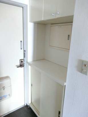 【玄関】 | クオリアテラス千人町