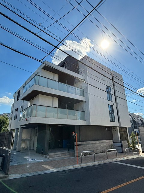 クラッシーコート三鷹台の外観