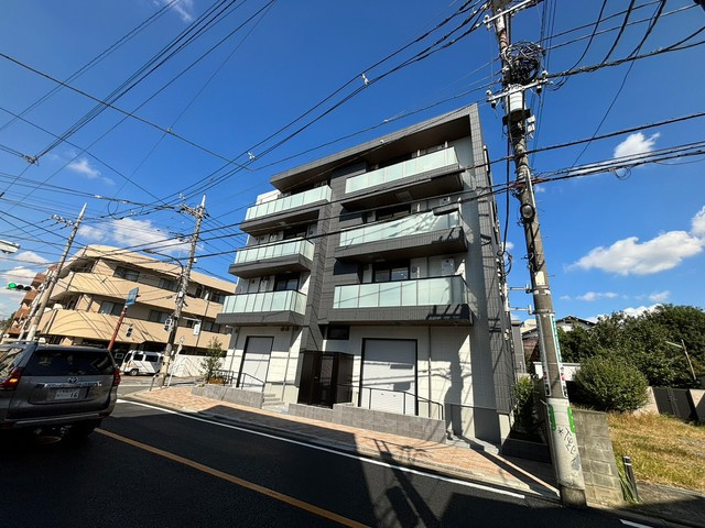 クラッシーコート三鷹台の外観