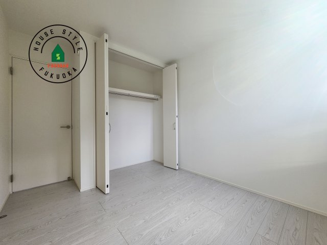 福津市福間南1丁目第3-2棟（2号棟）の洋室|落ち着いた色調の洋室です。