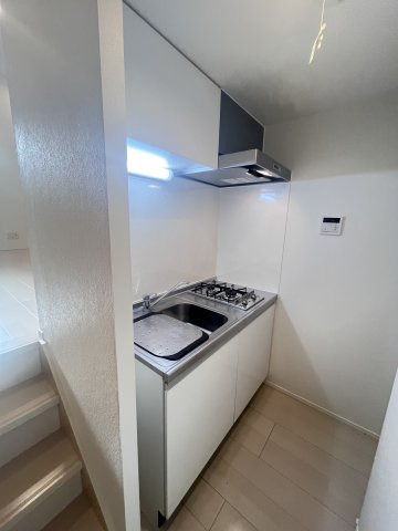 大阪市都島区内代町３丁目のアパートのキッチン