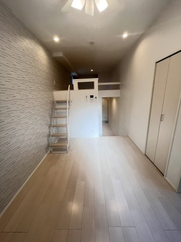 大阪市都島区内代町３丁目のアパートの洋室