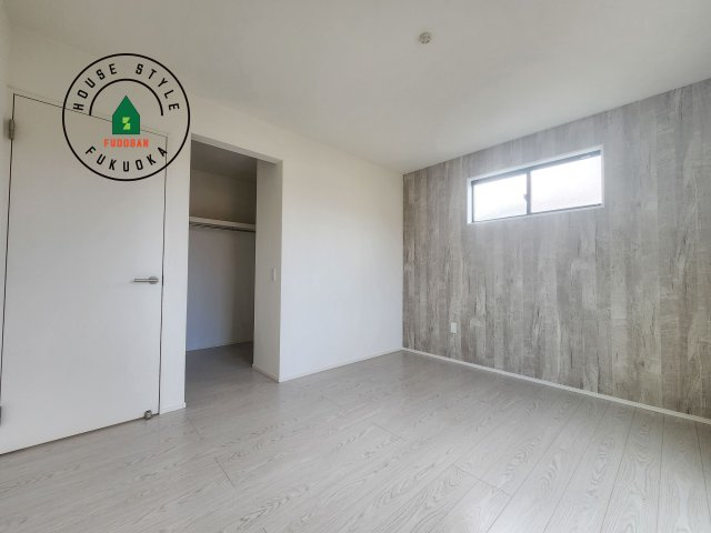 福津市光陽台6丁目第1-1棟（1号棟）の内観：施工例|主寝室には収納力に優れたクローゼットがありますので、お部屋もすっきり片付きます。