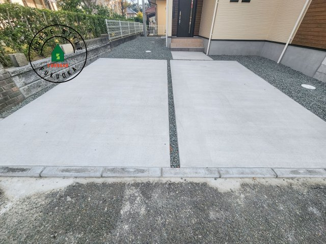 福津市光陽台6丁目第1-1棟（1号棟）の駐車場|広々した駐車場になります。3台並列駐車となります。