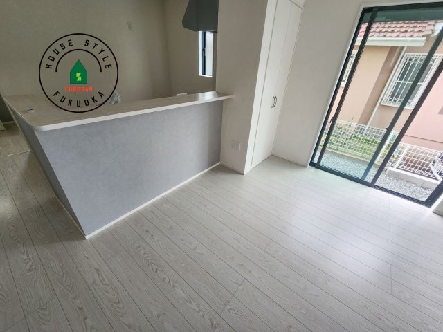 福津市光陽台6丁目第1-1棟（1号棟）のダイニング|キッチンから立ち込める香りが今日の料理を期待させます。