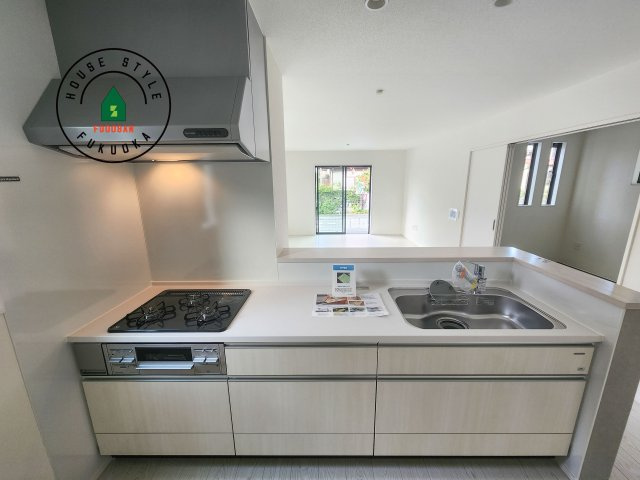 福津市光陽台6丁目第1-1棟（1号棟）の内観：施工例|キッチン。グリル・食器洗い乾燥機・浄水器も完備。