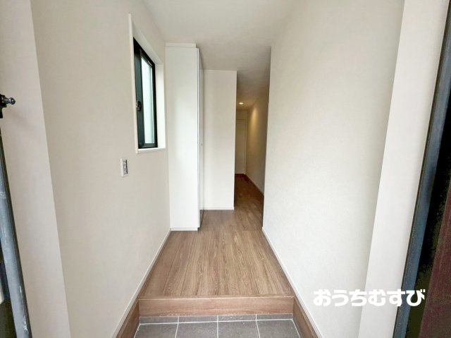 北区柳原1期(全4棟)の玄関