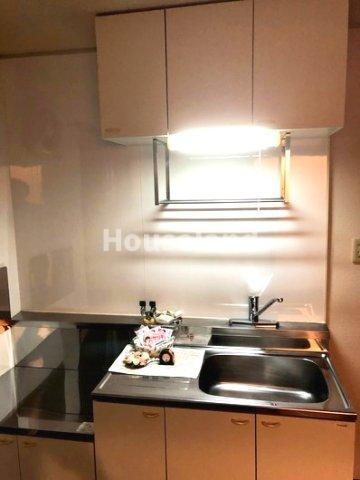 プレジール関戸のキッチン