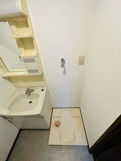 ハチホウハイツ１１の洗面所