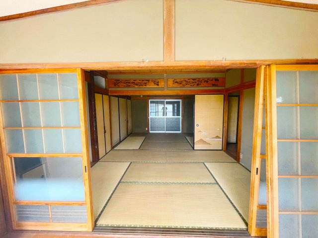 佐野市小中町広々とした庭付き中古住宅の和室