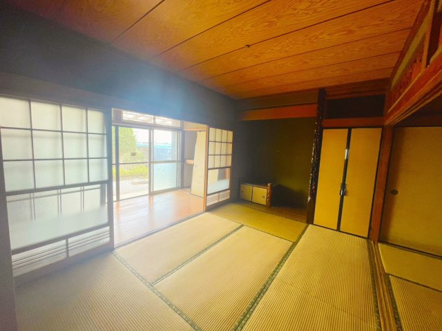 佐野市小中町広々とした庭付き中古住宅の和室