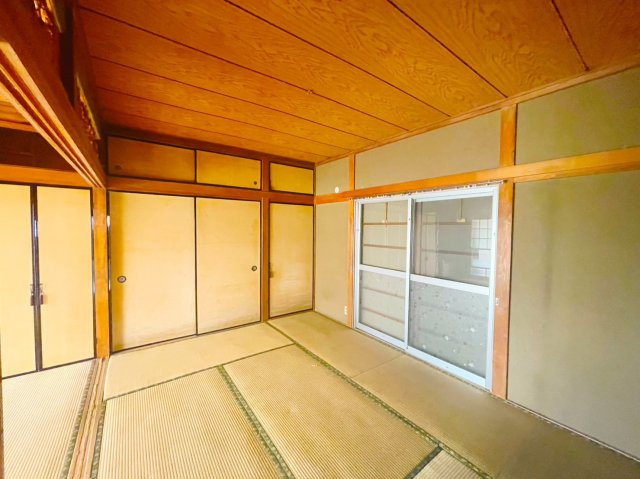 佐野市小中町広々とした庭付き中古住宅の和室