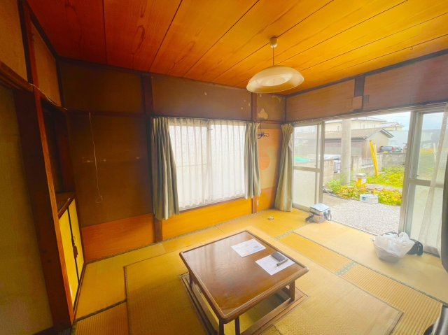 佐野市小中町広々とした庭付き中古住宅の和室