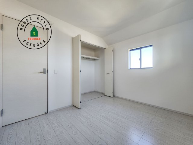 糟屋郡志免町王子3丁目第2-2棟（1号棟）の洋室|落ち着いた色調の洋室です。