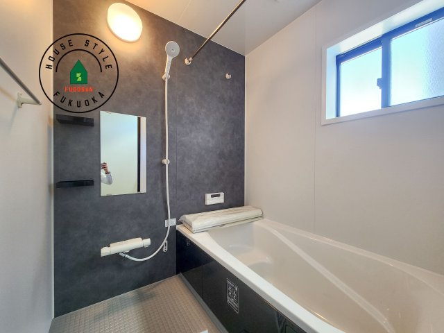糟屋郡志免町王子3丁目第2-2棟（2号棟）の浴室|1日の疲れを癒してくれる広々バスルーム。雨の日のお洗濯にも大活躍な浴室乾燥機付です！