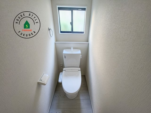 糟屋郡宇美町宇美中央1丁目第3-6棟(2号棟)の内観：施工例|温水洗浄便座を完備しております。2ヶ所にトイレがあるのは朝の慌ただしい時間も安心です。