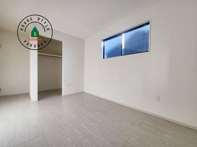 糟屋郡宇美町宇美中央1丁目第3-6棟(2号棟)の内観：施工例|落ち着いた色調の洋室です。