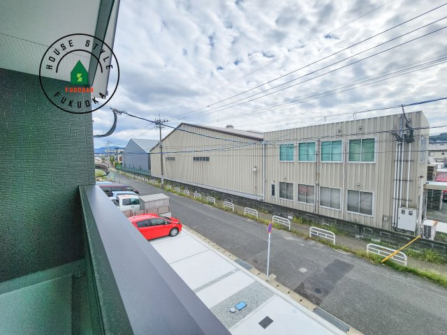 糟屋郡志免町南里2丁目第1-3棟（2号棟）の展望|窓から緑が見える物件も魅力的です。