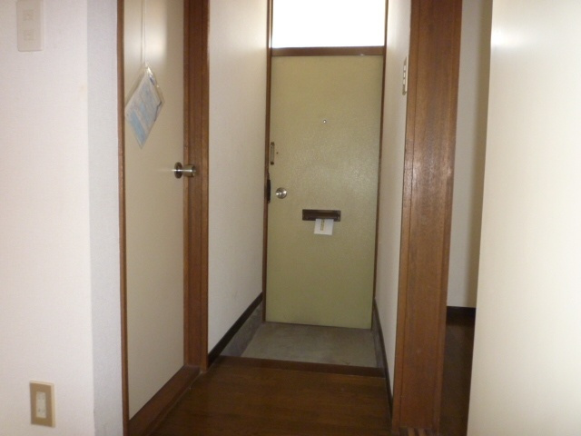 コーポ山利の玄関