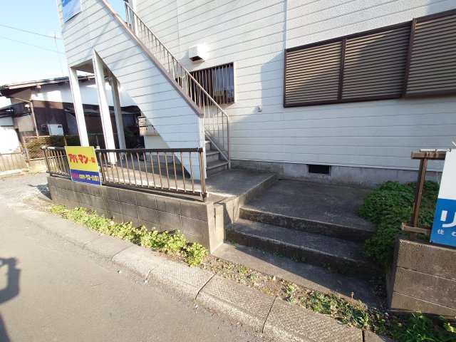 コーポ山利のエントランス