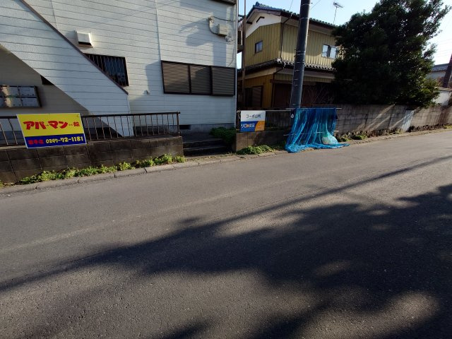 コーポ山利の駐車場