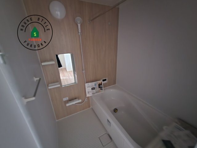 糟屋郡宇美町宇美中央1丁目第3-6棟(4号棟)の浴室|1日の疲れを癒してくれる広々バスルーム。雨の日のお洗濯にも大活躍な浴室乾燥機付です！