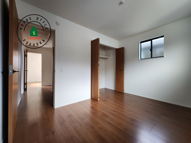 糟屋郡宇美町宇美中央1丁目第3-6棟(5号棟)の子供部屋|柔らかい陽光が差し込む明るいお部屋を演出する設計。彩光の取れる窓が気持ちの良いお部屋を創り上げます。