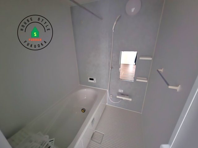 糟屋郡宇美町宇美中央1丁目第3-6棟(6号棟)の浴室|1日の疲れを癒してくれる広々バスルーム。雨の日のお洗濯にも大活躍な浴室乾燥機付です！
