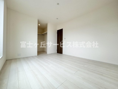 【寝室】 | 静岡市清水区興津東町 新築一戸建て 1号棟 | 落ち着いて過ごせる寝室です