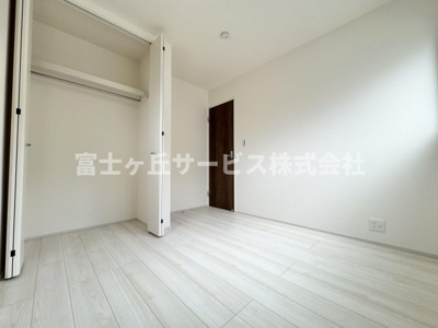 【子供部屋】 | 静岡市清水区興津東町 新築一戸建て 1号棟 | 子供部屋としても使える洋室です