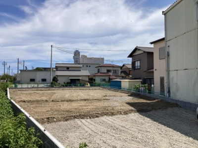 【外観】 | 静岡市清水区興津東町 新築一戸建て 2号棟 | 現在建築中の外観画像です。ご内覧は同じメーカーの完成物件へご案内いたしますので、いつでもご相談ください！