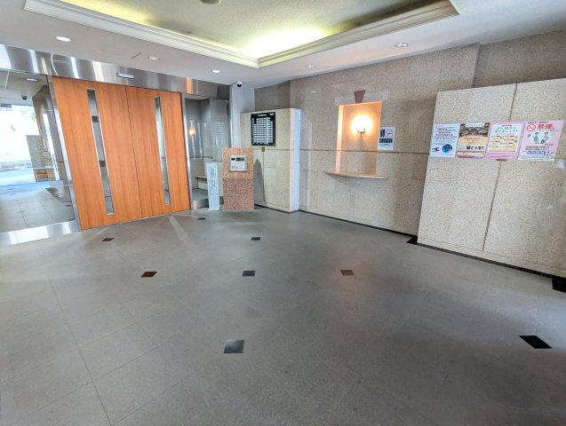 ダイアパレス向島百花園Ⅱのエントランス