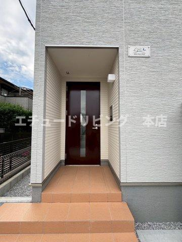 リーブルファイン新座大和田2号棟のエントランス