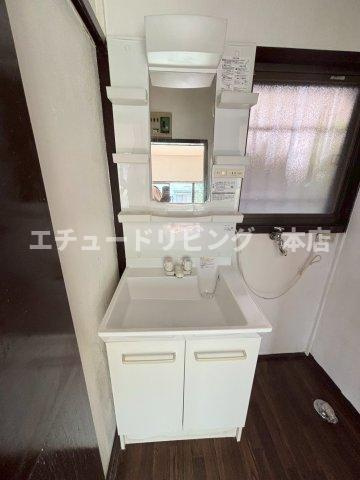 朝霞賃貸戸建の洗面所