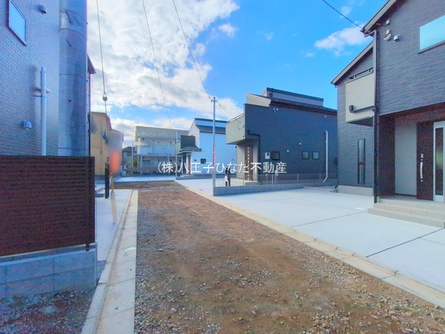 『八王子市新築戸建て』八王子市川口町1356-1【仲介手数料無料】　４６期の前面道路含む現地写真|～仲介手数料無料☆八王子ひなた不動産～八王子市川口町　新築戸建て
