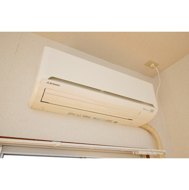 ラティーナ岐阜の設備|リビング　エアコン