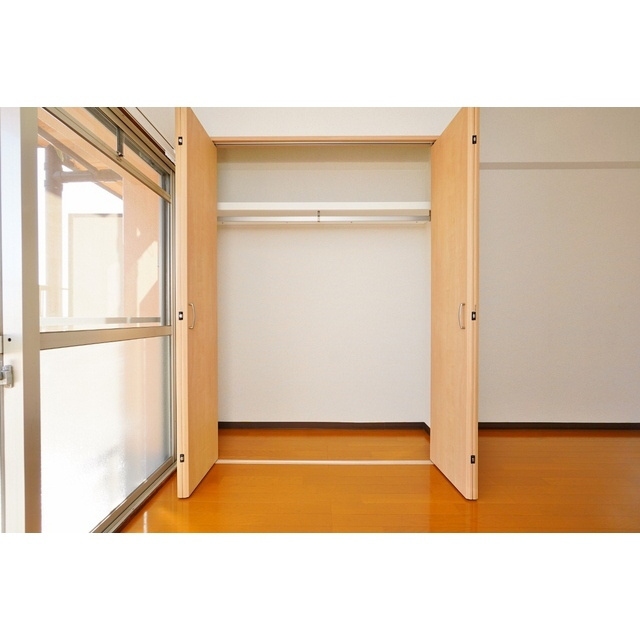 ラティーナ岐阜の収納|洋室　クローゼット