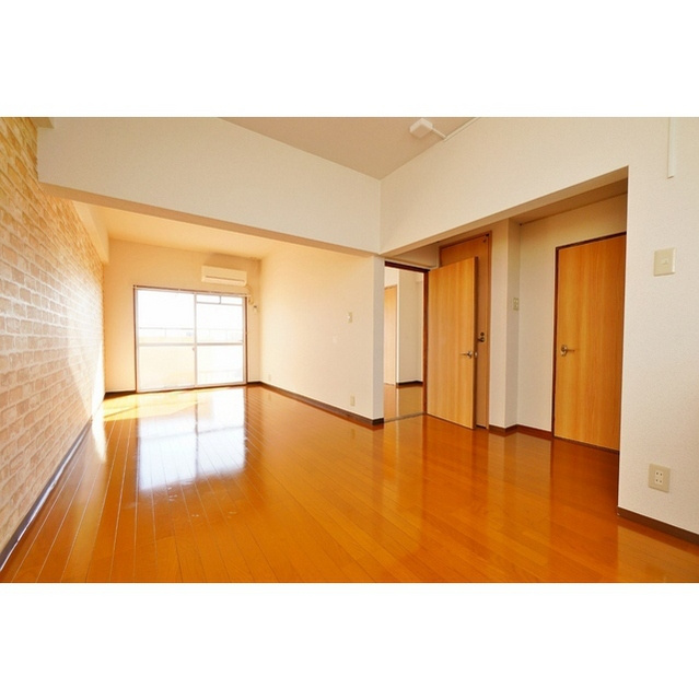 ラティーナ岐阜の居間・リビング|LDK 12帖