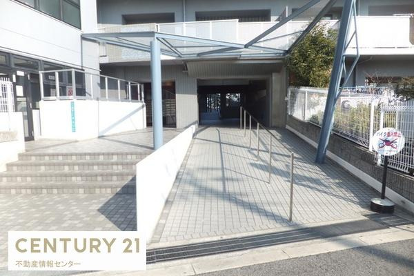 【エントランス】 | ベイシティ大阪センタープラザ | エントランス横に緩やかなスロープあります！