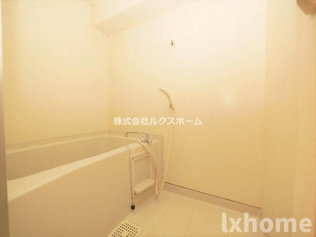 双葉ビルの浴室|コンパクトで使いやすいお風呂です