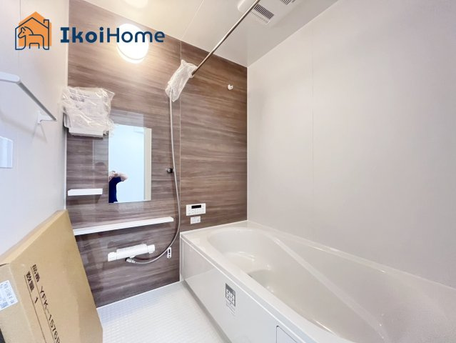 明石市魚住町清水　新築の浴室|【ホームページに現地動画掲載中】●年中無休：当日予約可●浴槽は広く、足を伸ばしてゆったりとご入浴可能