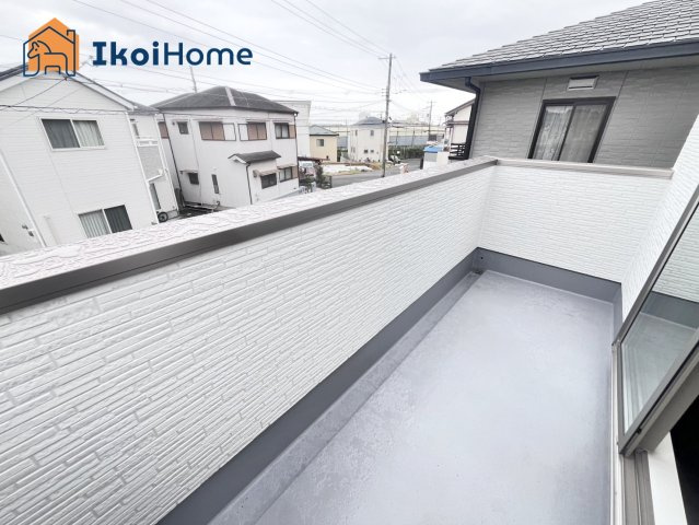 明石市魚住町清水　新築のバルコニー|【ホームページに現地動画掲載中】●年中無休：当日予約可●バルコニー屋根は８～万円で設置が可能！