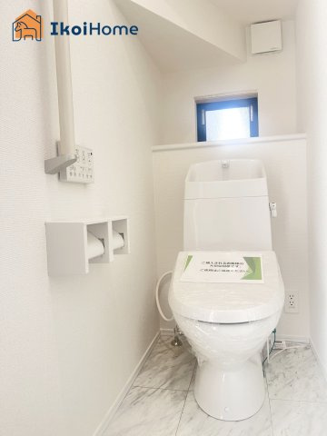 明石市魚住町中尾　全2棟　1号棟　新築戸建のトイレ|【ホームページに現地動画掲載中】●年中無休：当日予約可●1階・2階ウォッシュレット付のお手洗いです